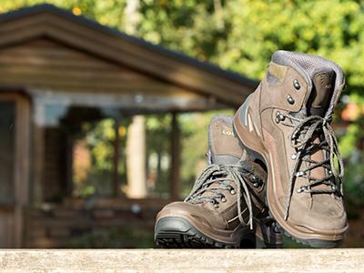 Calçado (adesivo hot melt para colagem de palmilha, fixação de lingueta)