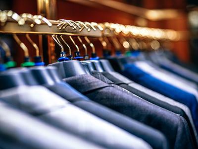 Vestuário (adesivo hot melt para forro e etiquetas de tecidos)